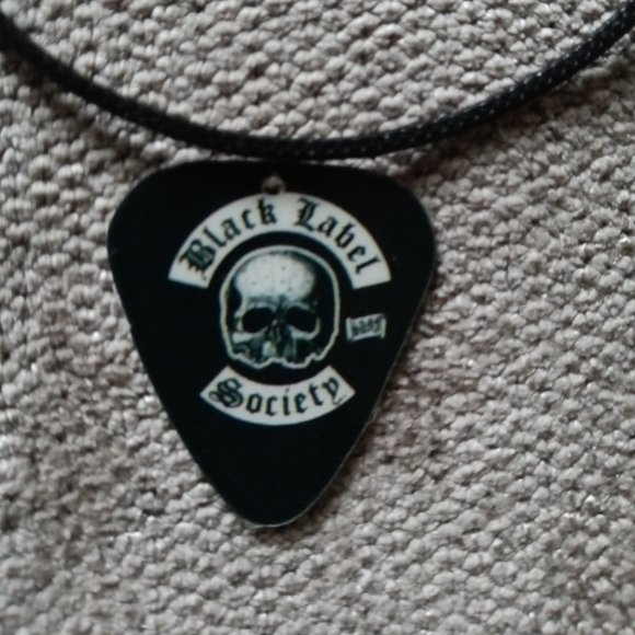 BLACK LABEL SOCIETY ZACK WYLDE GUITAR PICK NECKLACE - Picture 1 of 1